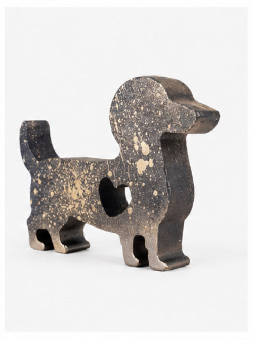 Black Dachshund Figurine with Heart Cutout – Gold Speckled Dog Decor – Dachshund Lover Gift – Minimal Dog Statue – Handmade Raysin
